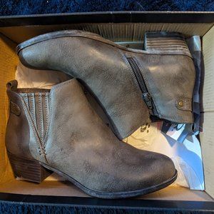 Denver Hayes Women's Pamela Quad Comfort Ankle Boots